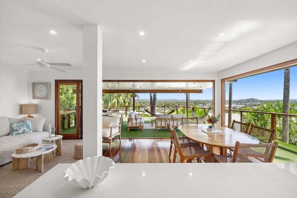 TreasureView Beach - Three bedroom option #9a House in Coolum Beach