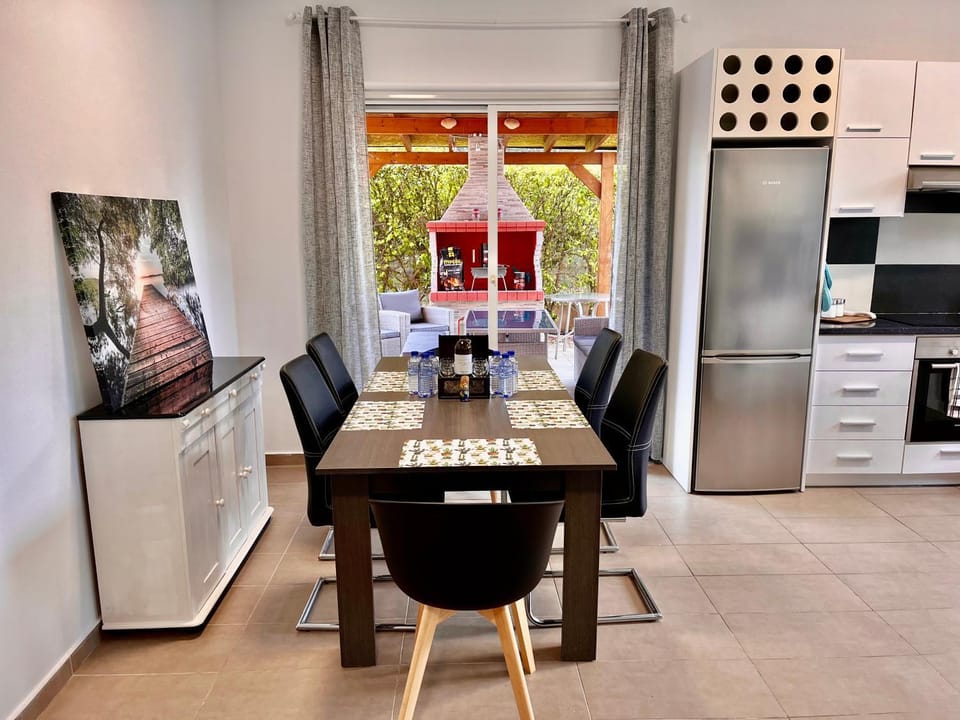 Pafia Crown-Jewel 2B, Pool, Prime Location, Paphos Apartment in Paphos