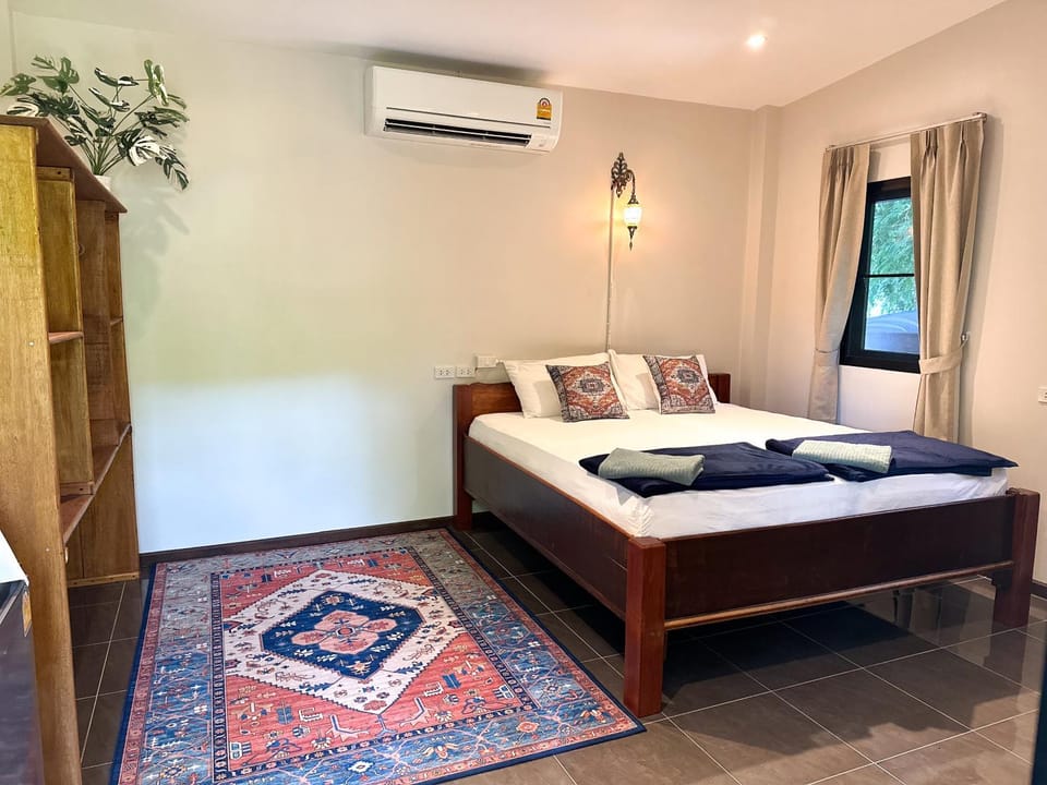 Bed, Photo of the whole room, Bedroom, wardrobe, air conditioner