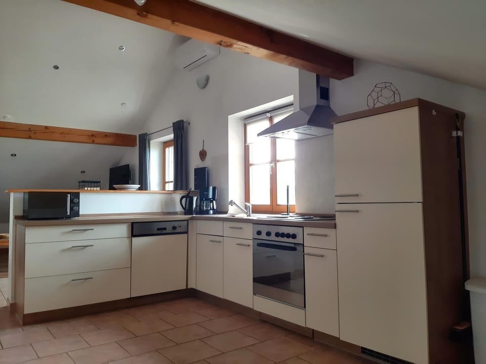 Kitchen or kitchenette, Living room