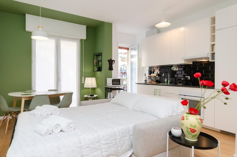 Bed, Kitchen or kitchenette, minibar