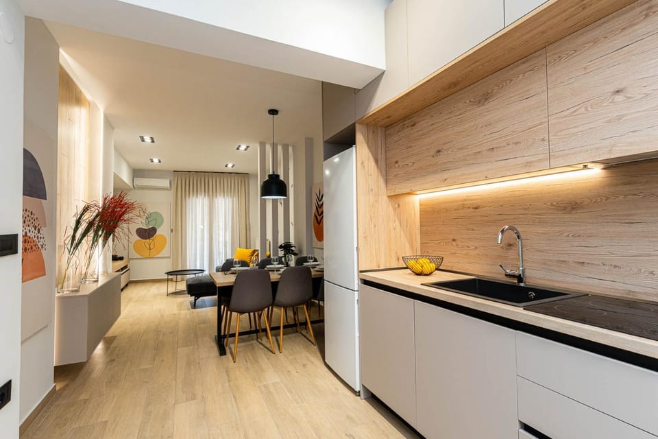 Kitchen or kitchenette, Dining area, stove