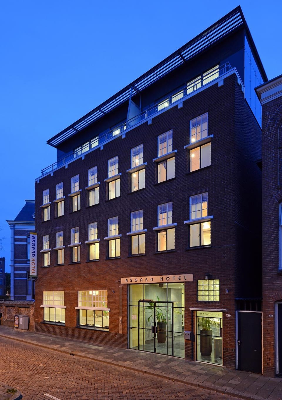 Facade/entrance, Facade/entrance, Night