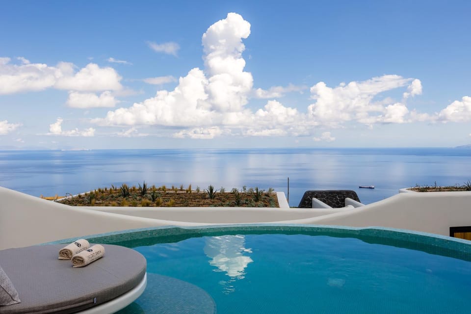 Day, Natural landscape, Sea view, Swimming pool
