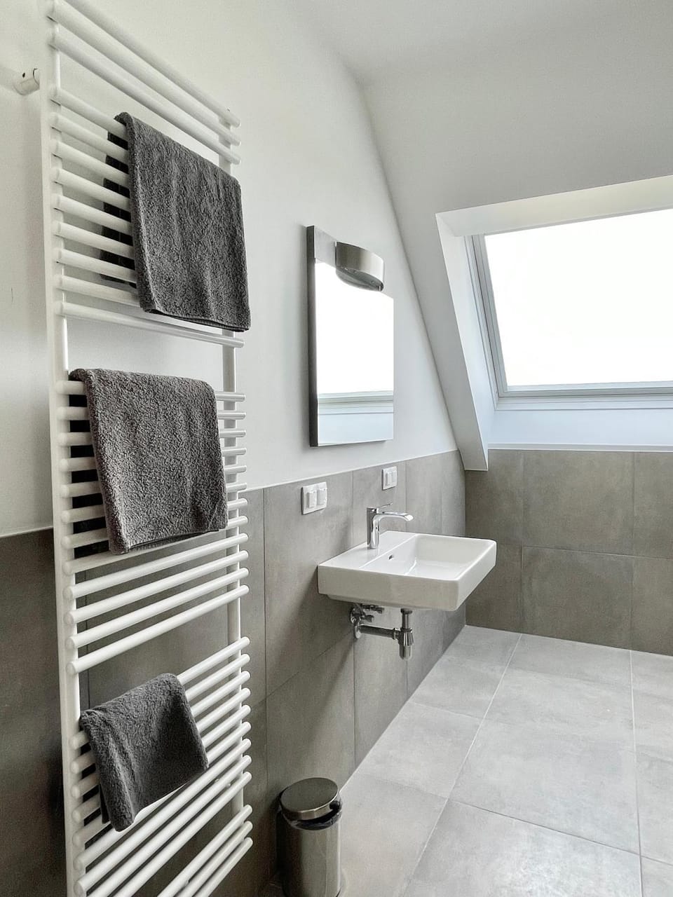 Bathroom, towels