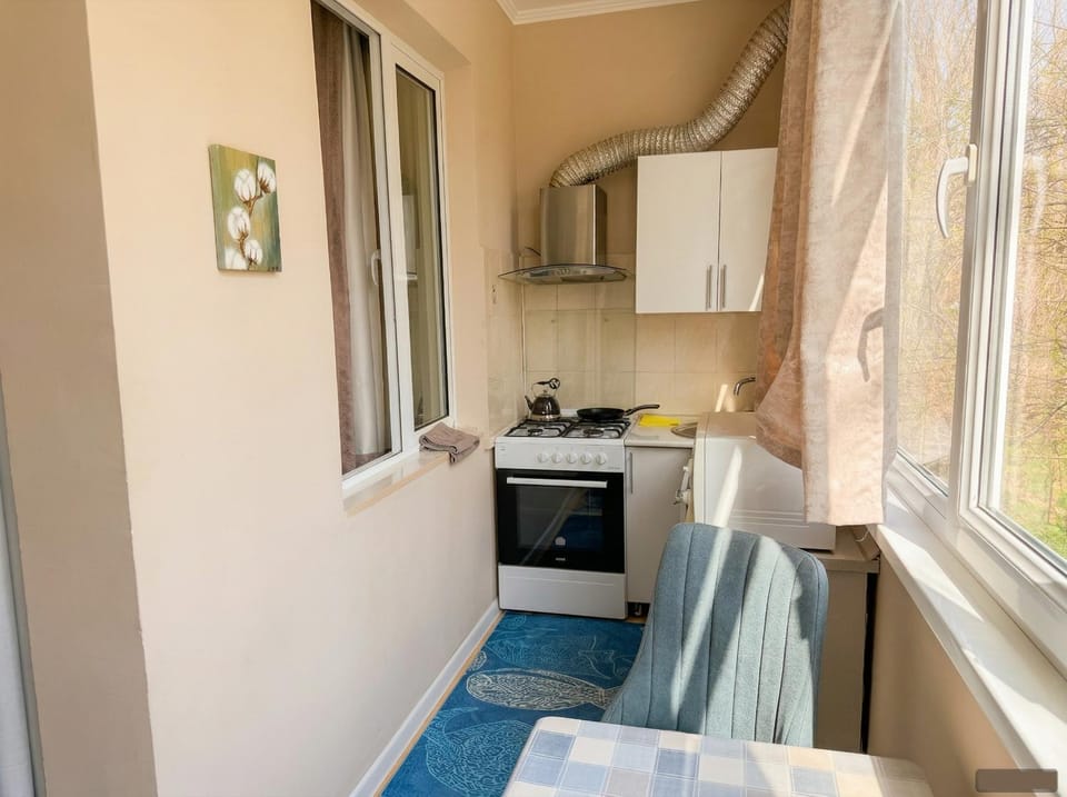 View (from property/room), heating, internet, microwave, kitchen, air conditioner