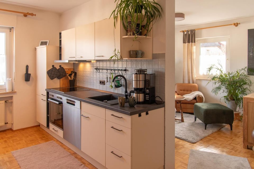 Coffee/tea facilities, Kitchen or kitchenette, dishwasher, oven, pet friendly, stove, toaster