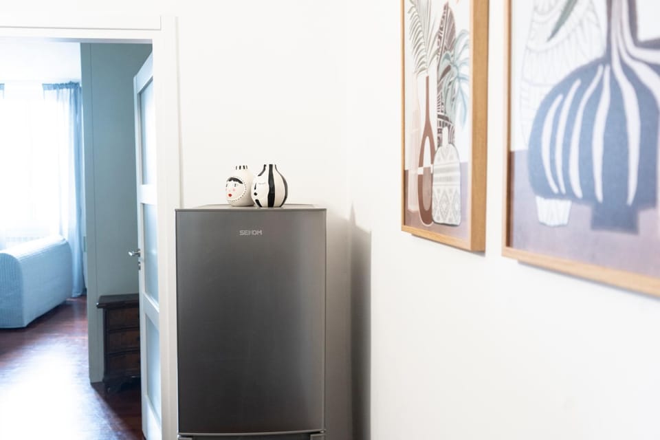 Kitchen or kitchenette, oven