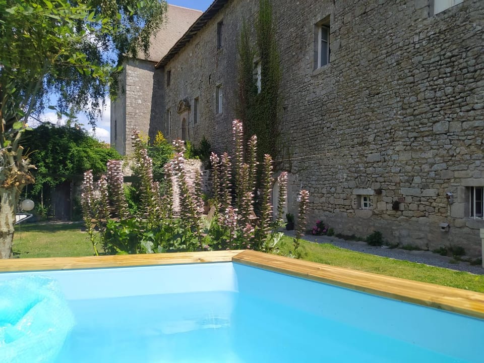 Property building, Garden, Landmark view, Swimming pool