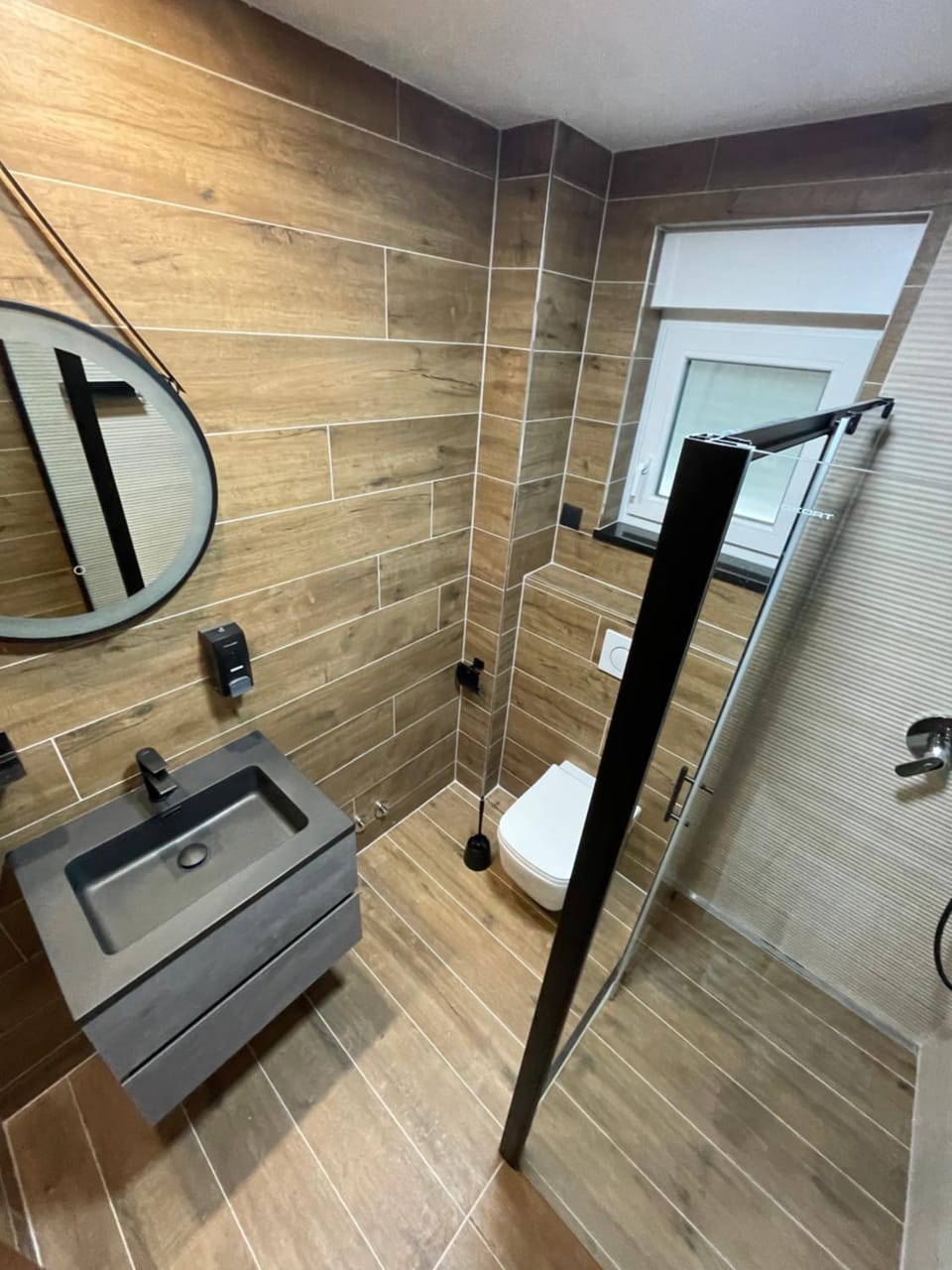 Shower, Toilet, Bathroom