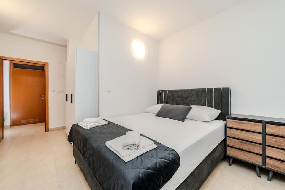 Aura, modern apartment with private jacuzzi Apartment in Novalja