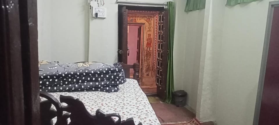 Feel Aesthetic Kashi Home Stay Bed and Breakfast in Varanasi