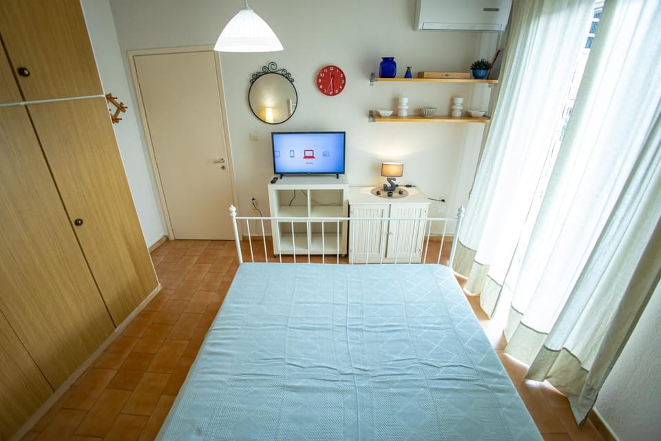 TV and multimedia, Photo of the whole room, hair dresser