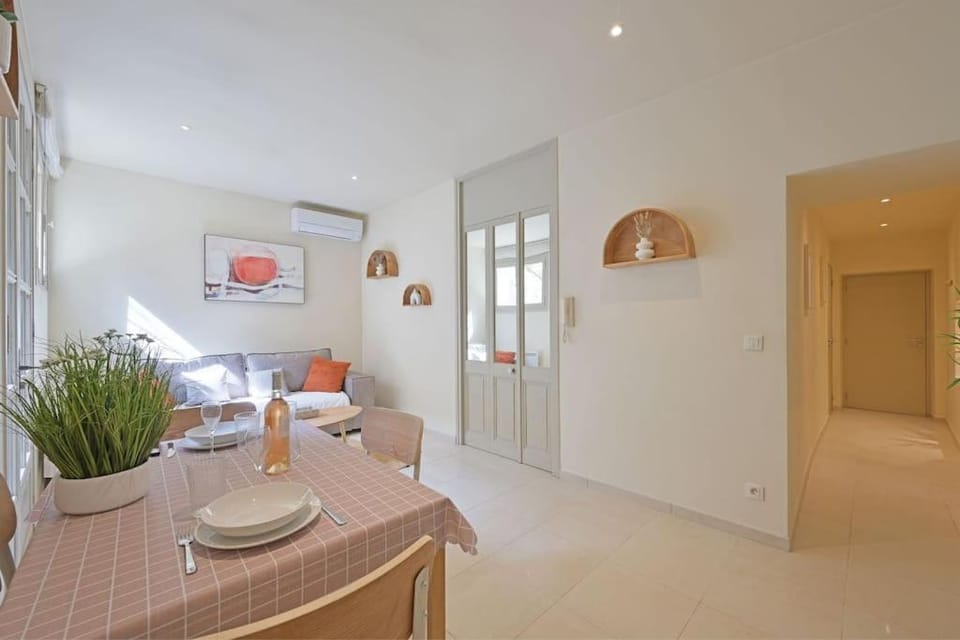 TV and multimedia, Kitchen or kitchenette, Seating area, Dining area