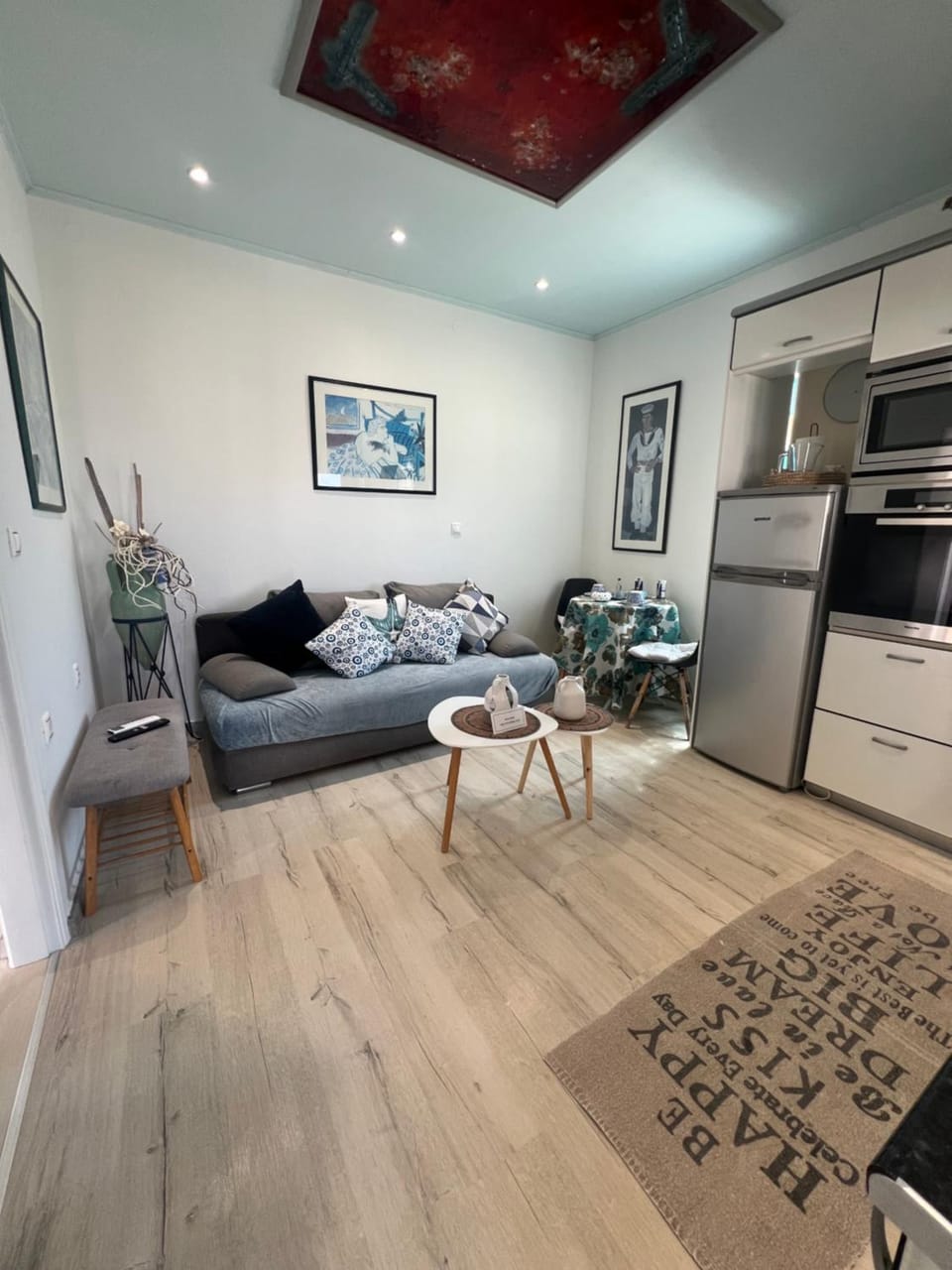 Kitchen or kitchenette, Living room, Seating area, Dining area, dishwasher, oven, stove