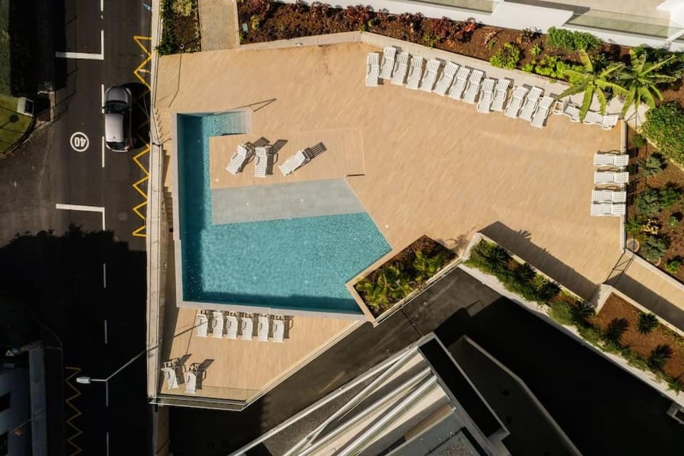 Day, Pool view, Swimming pool, sunbed