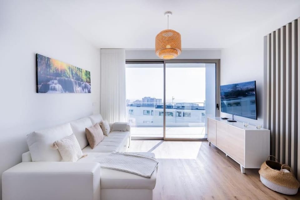 Communal lounge/ TV room, TV and multimedia, Living room, Seating area