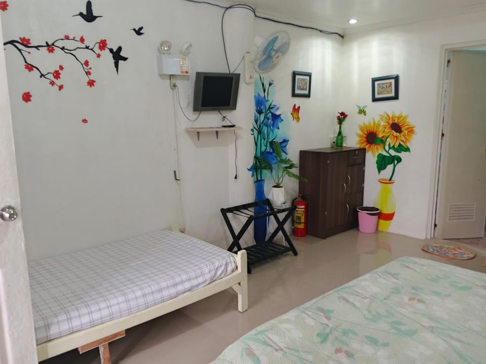 The Cronin Residence Bed and Breakfast in Oslob