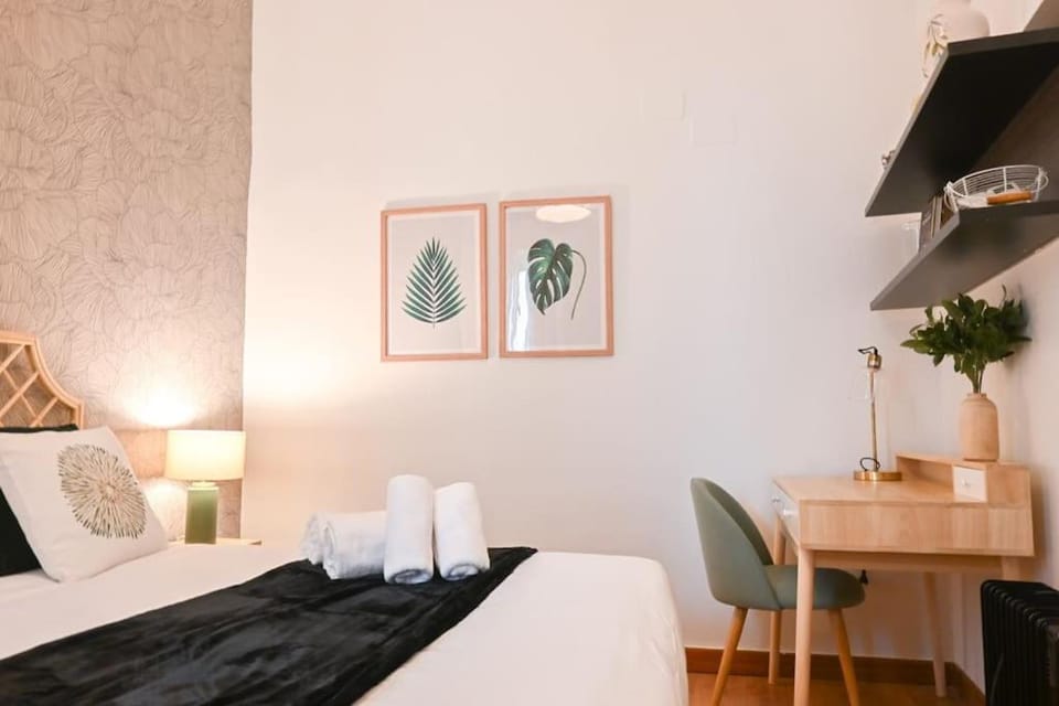 For You Rentals Vive la vida madrileña en piso temporal 2 habitaciones CER832 Apartment in Centro