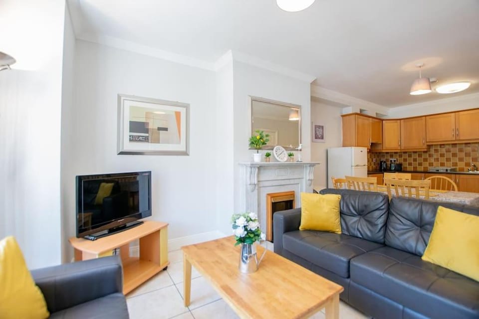 74 - 4 Bed Townhouse With Parking House in Galway