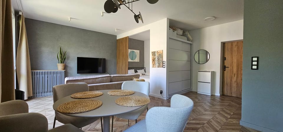 TV and multimedia, Living room, Dining area