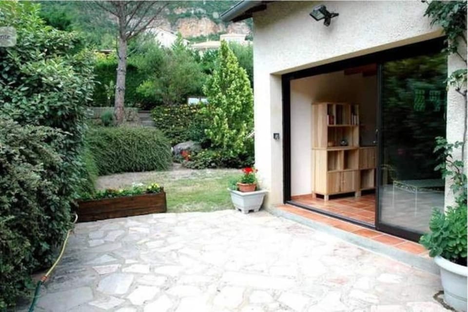 Patio, Garden view