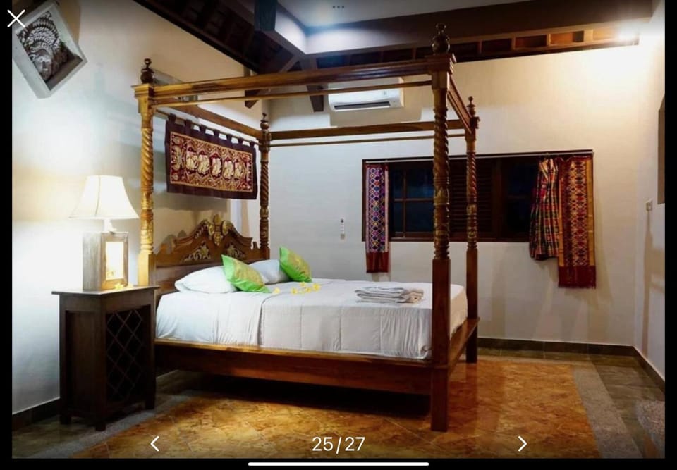 Royen Balinese Family Guest House- Traditional Batuan Homestay Bed and Breakfast in Sukawati
