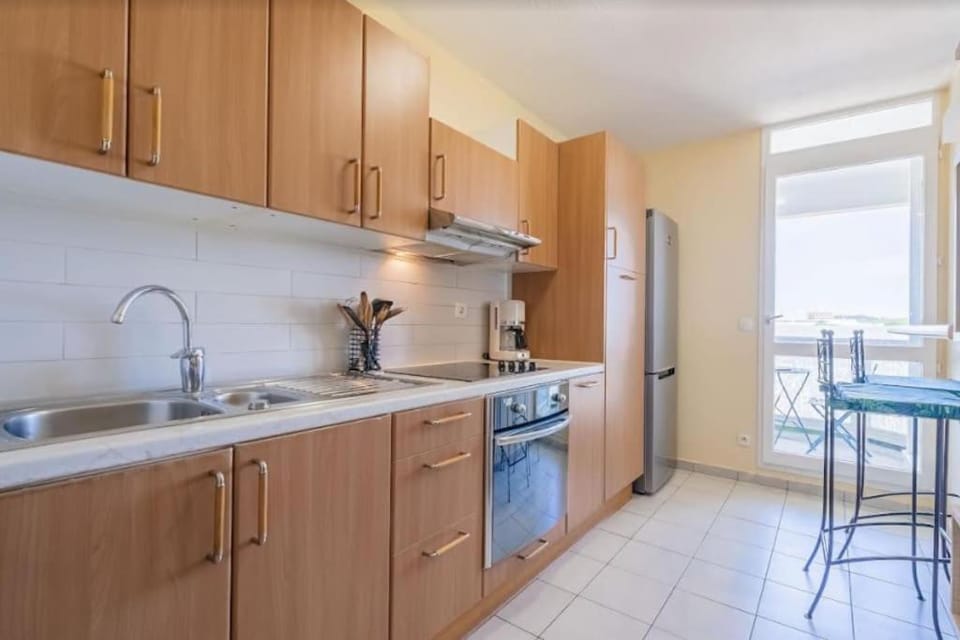 Dining area, minibar, pet friendly, stove