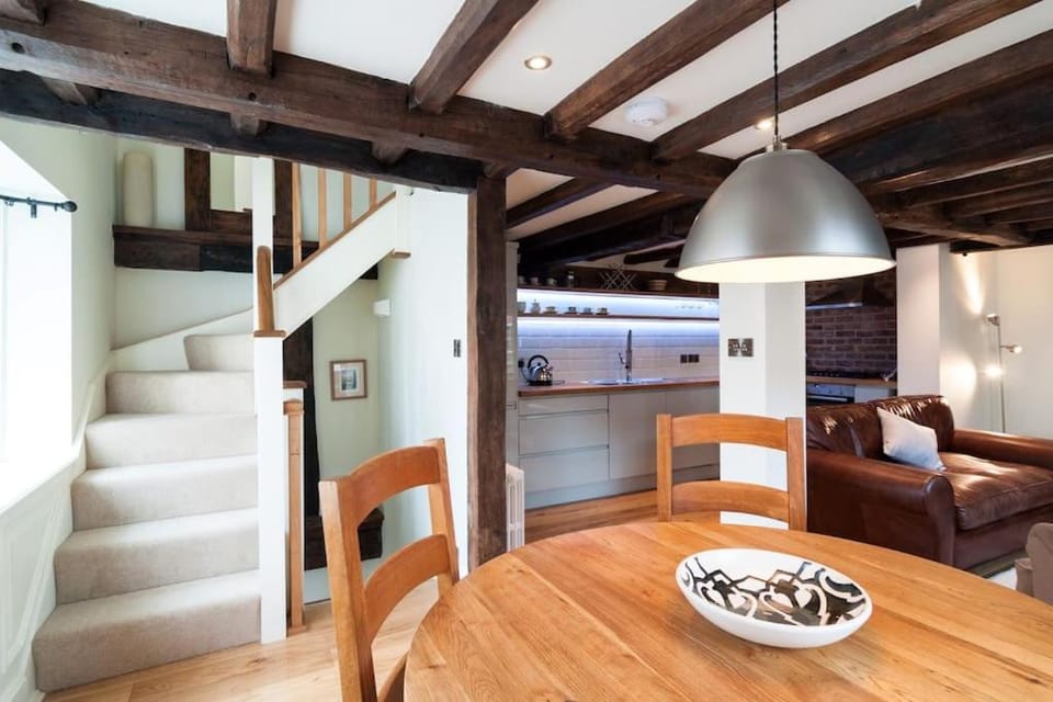 2 Lower Raven Lane, Ludlow House in Ludlow