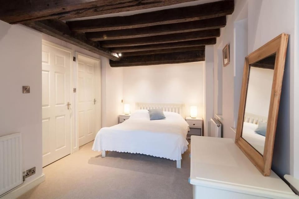 2 Lower Raven Lane, Ludlow House in Ludlow