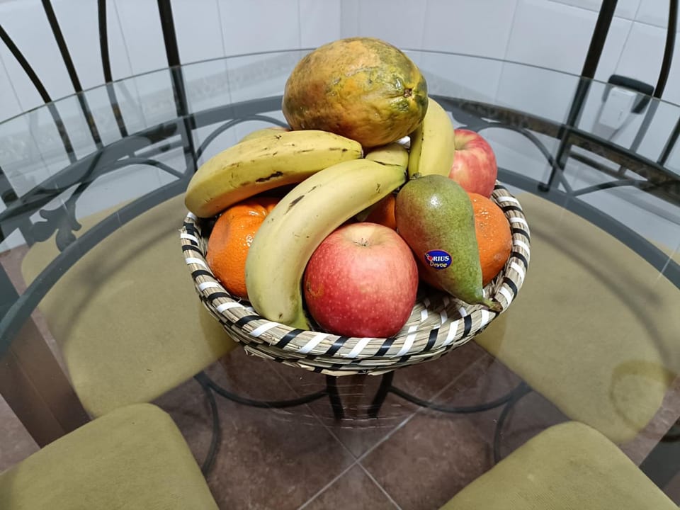 Communal kitchen, Food