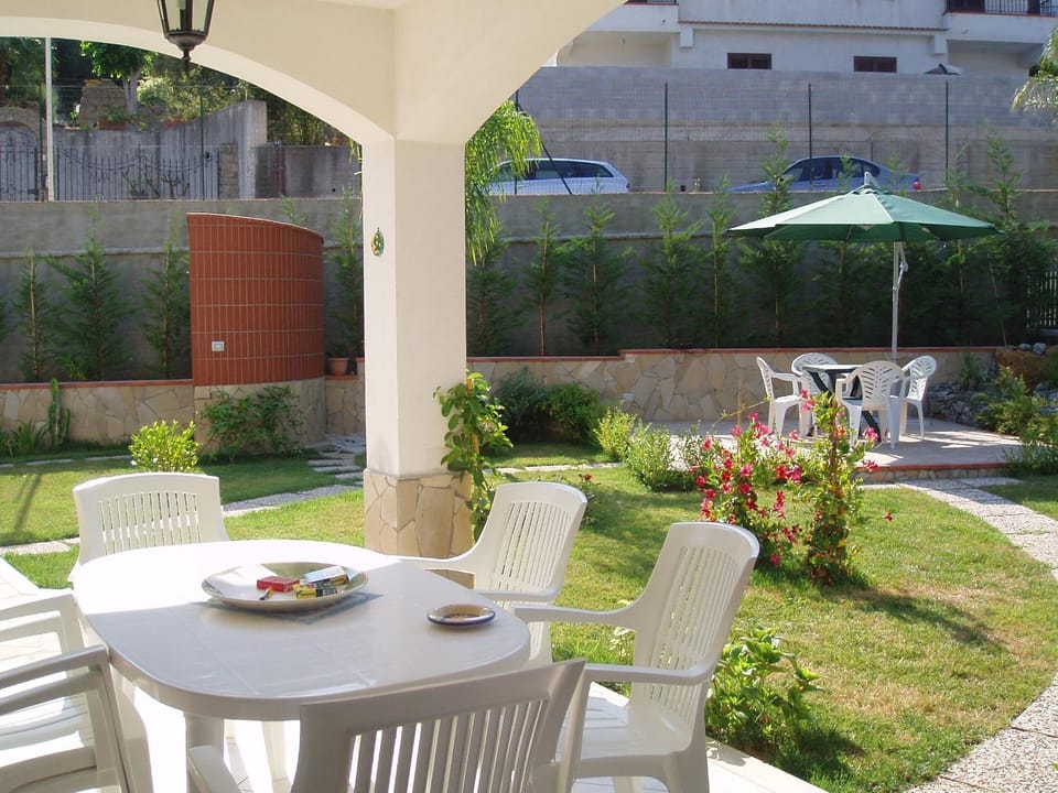 Garden, Dining area, Garden view