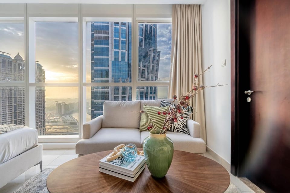 GuestReady - High Floor Canal View Studio Downtown Apartment in Dubai