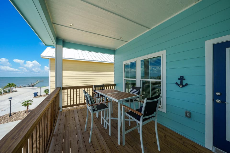 Fishful Thinking ! Pool on the waters edge House in Rockport