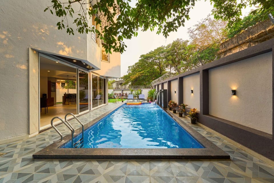 Swimming pool, Swimming pool