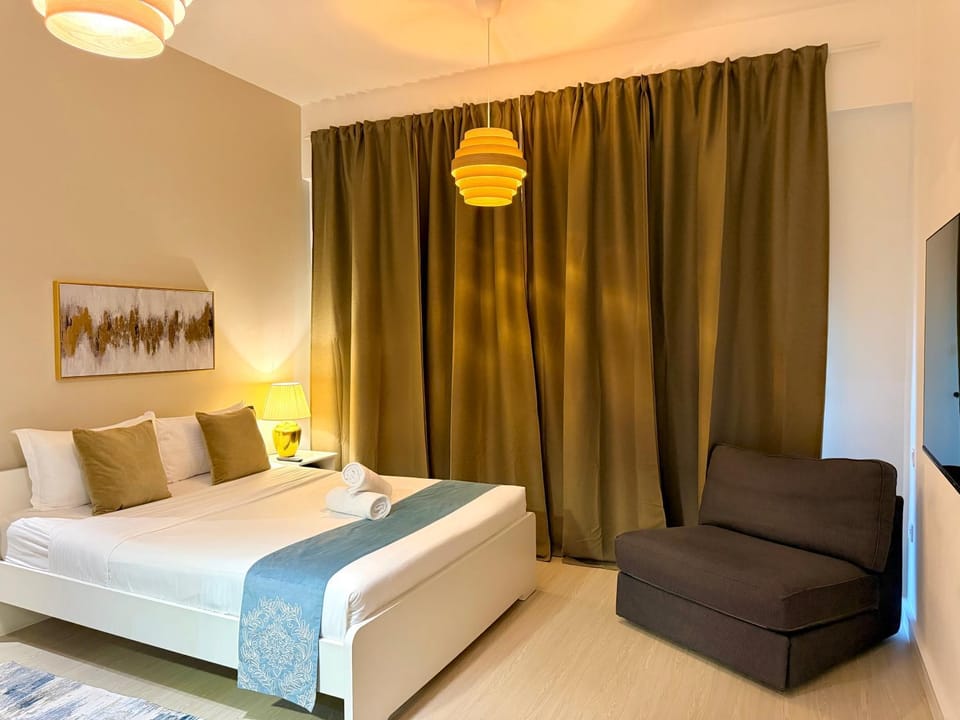 Prime Specious 4 BR Apt on JBR Beach near Metro, Walk to The Mall, Dining & Entertainment - By Sunkissed Holiday Homes Apartment in Dubai