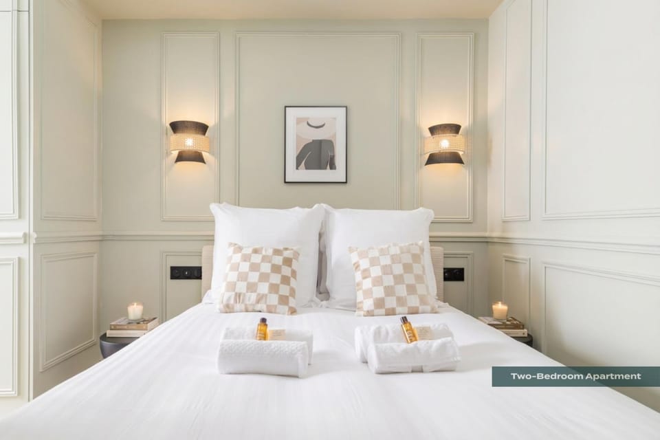 PoeticStay - Saint Lazare Apartment in Paris