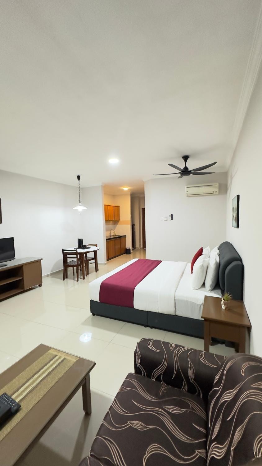 Bed, Seating area, air conditioner
