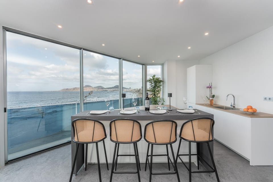 Kitchen or kitchenette, Sea view