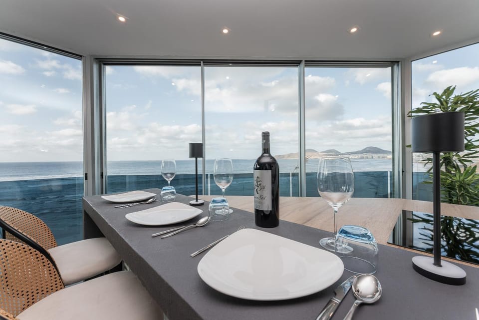 Kitchen or kitchenette, Dining area, Sea view