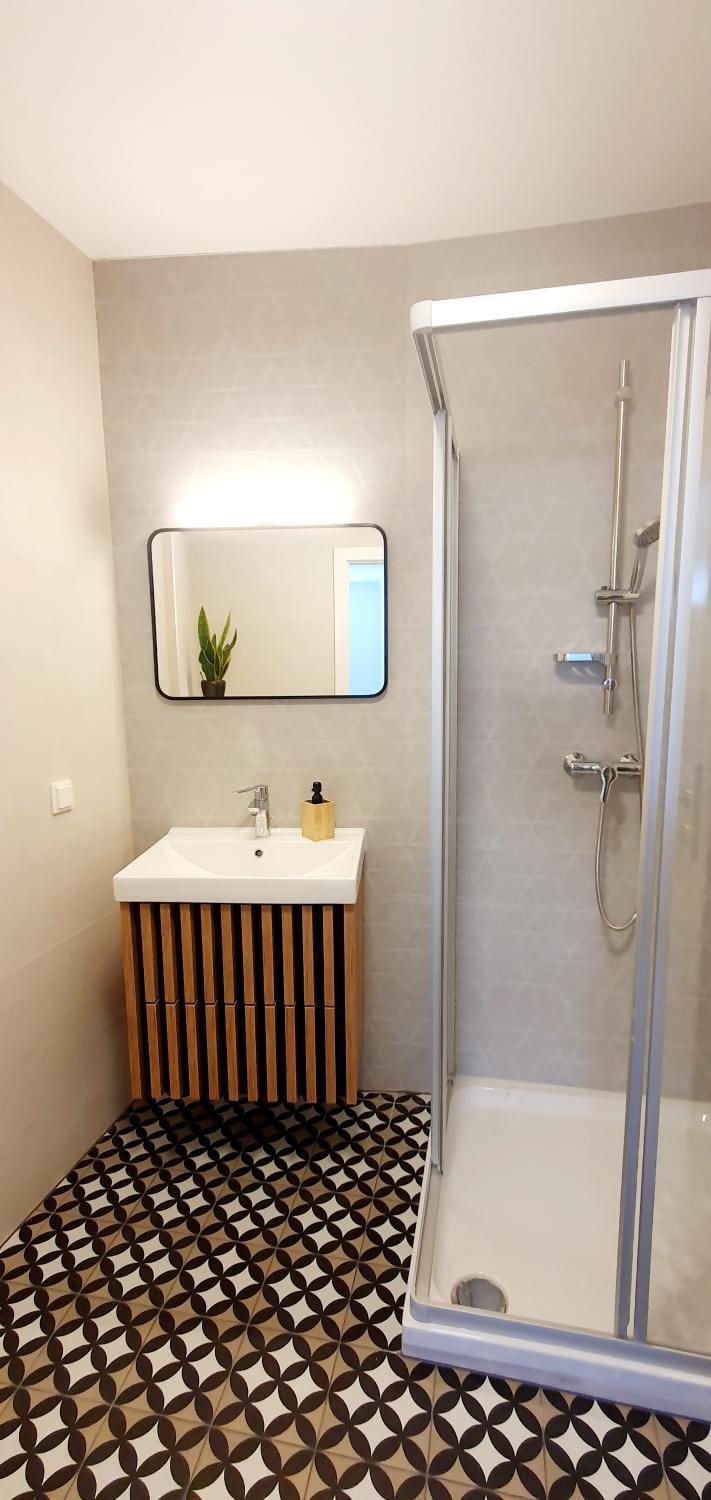 Shower, Bathroom