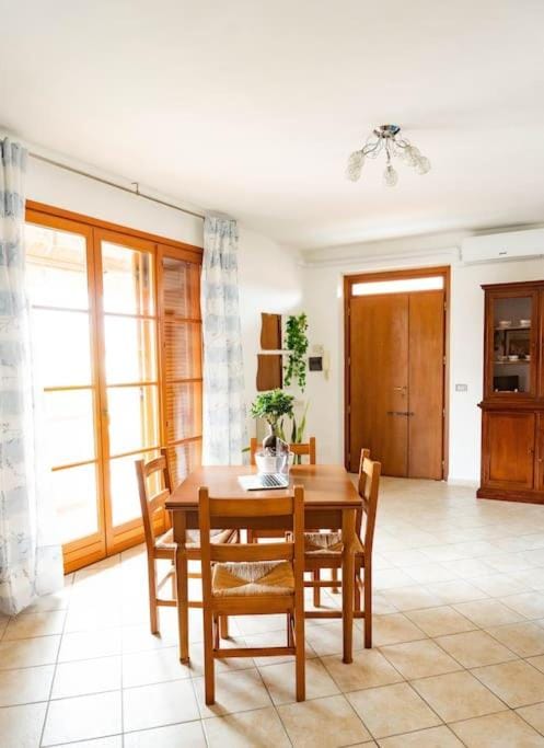 Living room, Dining area, wardrobe