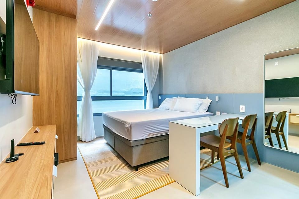 Bed, Seating area