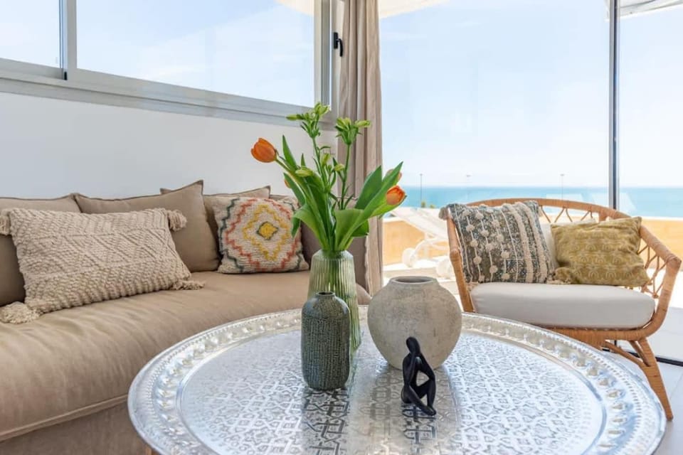 Lovely villa with uninterrupted sea view Villa in Fuengirola