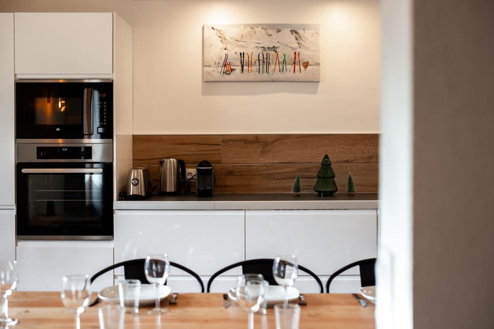 Dining area, Meals, kitchen