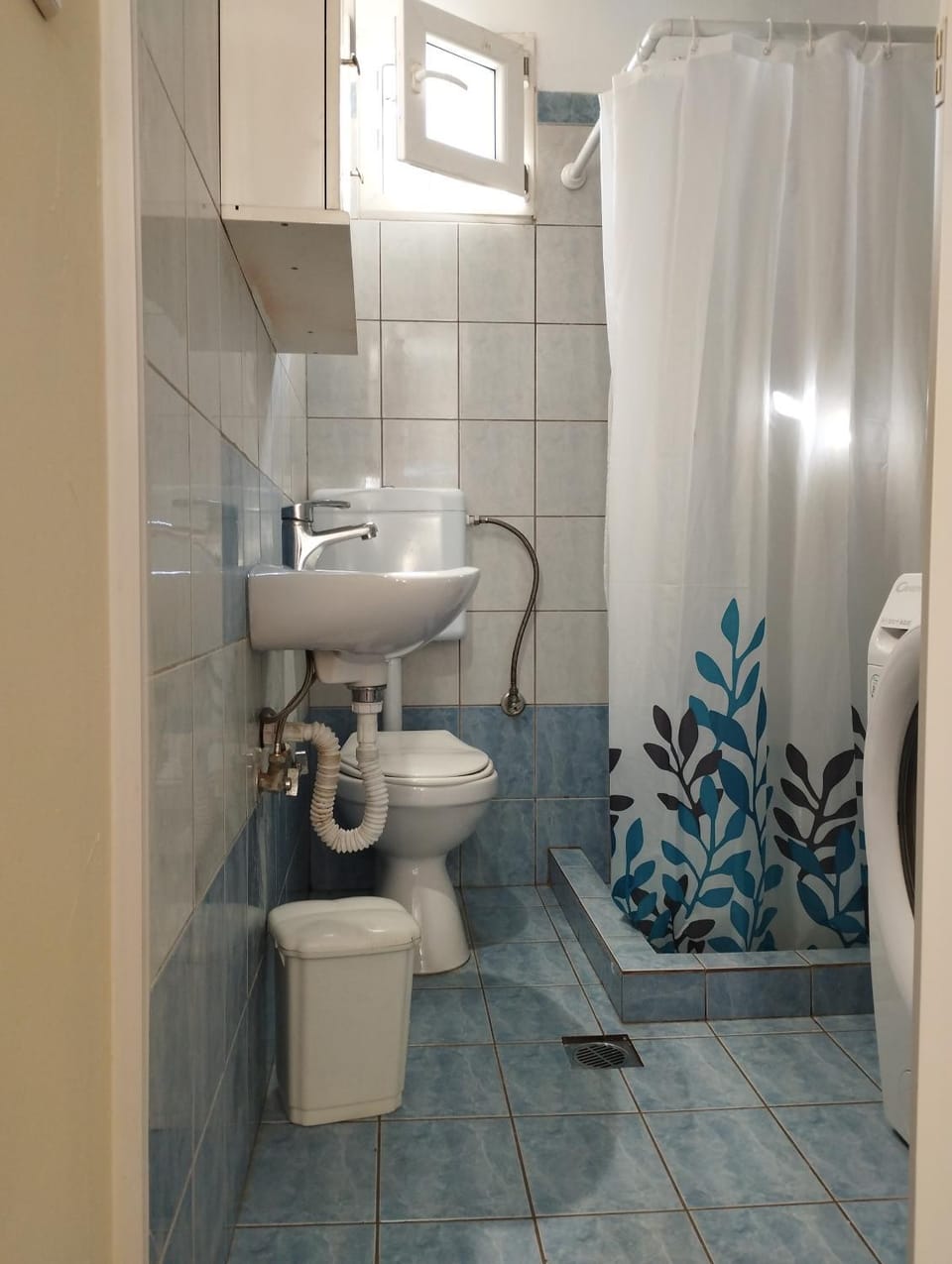 Shower, Toilet, washing machine