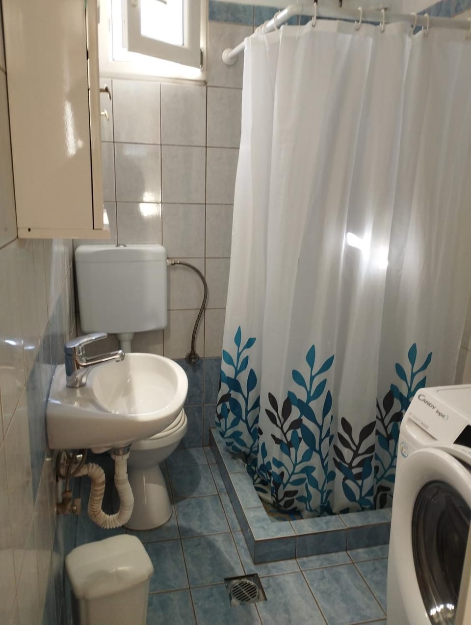 Shower, Bathroom, washing machine