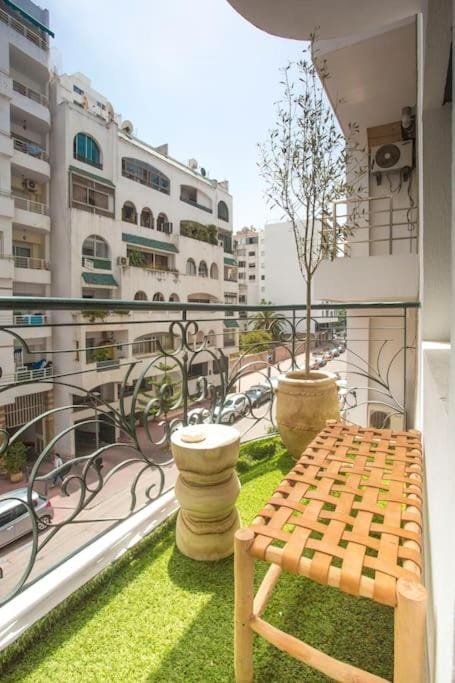 Property building, Patio, Balcony/Terrace