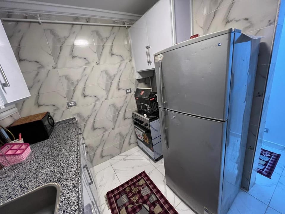 Kitchen or kitchenette, oven