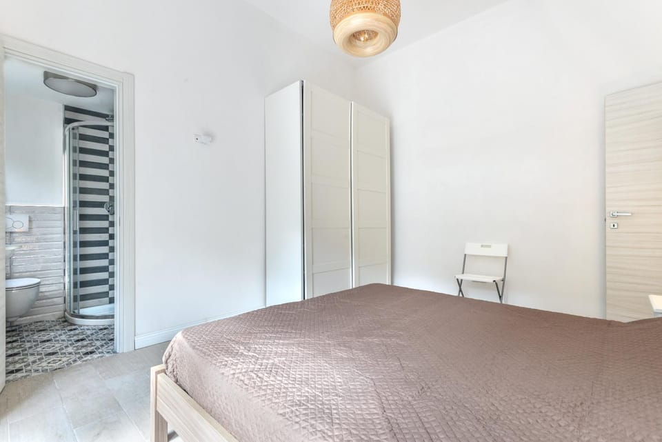 Living room, Bedroom